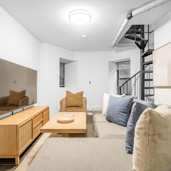 Chic 3 Bedroom Home in Chelsea Steps from the High Line, New York