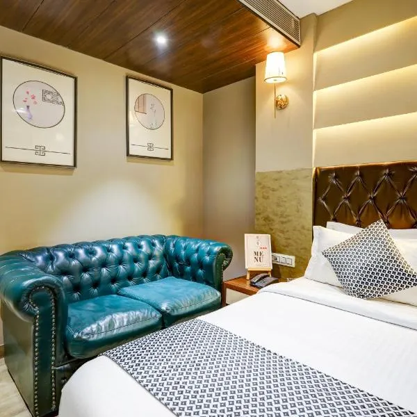 HOTEL OAK PLAZA - In-House Restaurant and Parking Near Connaught Place, hotel in New Delhi