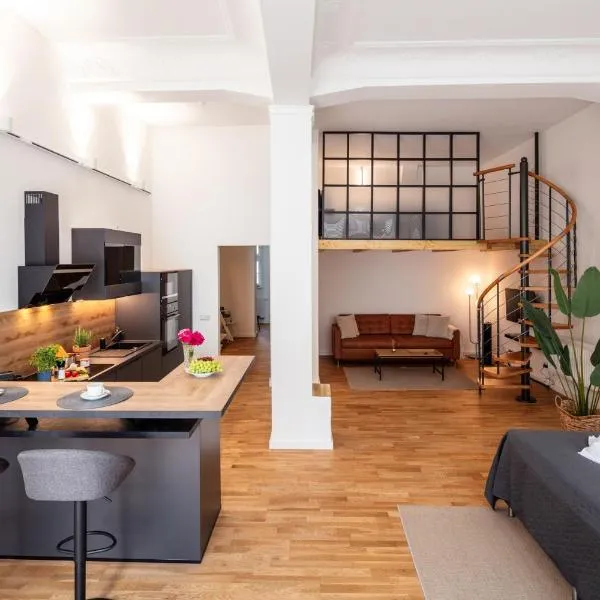 NEU! City-Loft-Apartment im Goethe Palais I 5P I Lift I Parkplatz I Zentrum I Helios, ξενοδοχείο σε Aue