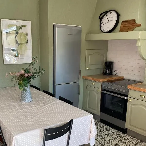 Aux Petits Bonheurs, Hotel in Grandcamp-Maisy