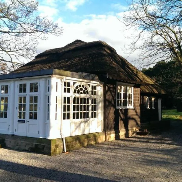 Thornton Manor - Holiday Cottages and Apartments, hotel v destinaci Heswall