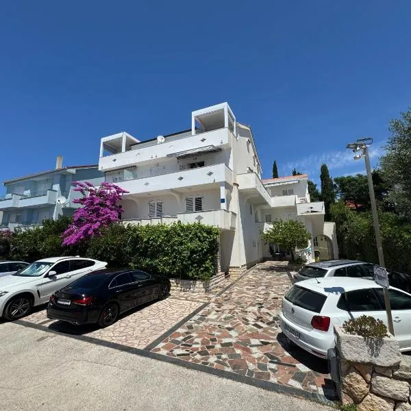 Emanuela 1, hotell sihtkohas Novalja