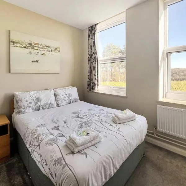 Herstmonceux Castle - Bader Hall, hotel in Herstmonceux