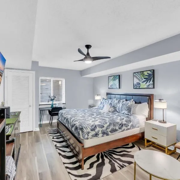 Huge 15000sf Pool Modern Studio at Barefoot Resort, מלון במירטל ביץ'