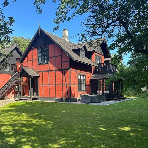 Beautiful Villa in Klampenborg, hotel v destinaci Klampenborg