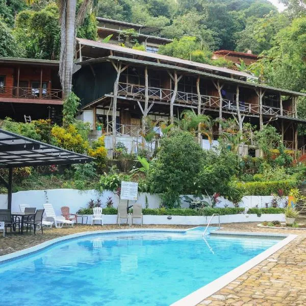 Hostel Plinio, ξενοδοχείο στο Manuel Antonio