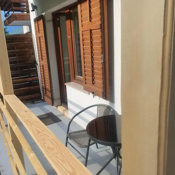 Apartment with one room-LUCIA, hotel en Selo