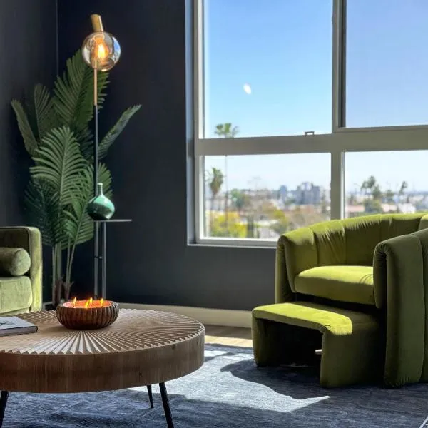 Modern 1BR Apartment with Pool, Hot Tub and Gym Access 10mins to Universal Studios, hotel em Los Angeles