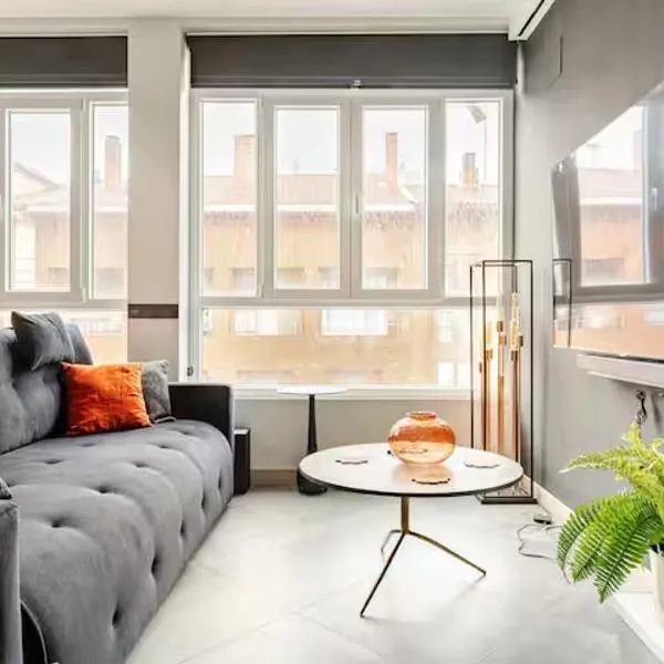 Apart diseño centro San Bernardo esquina Gran Via、マドリードのホテル
