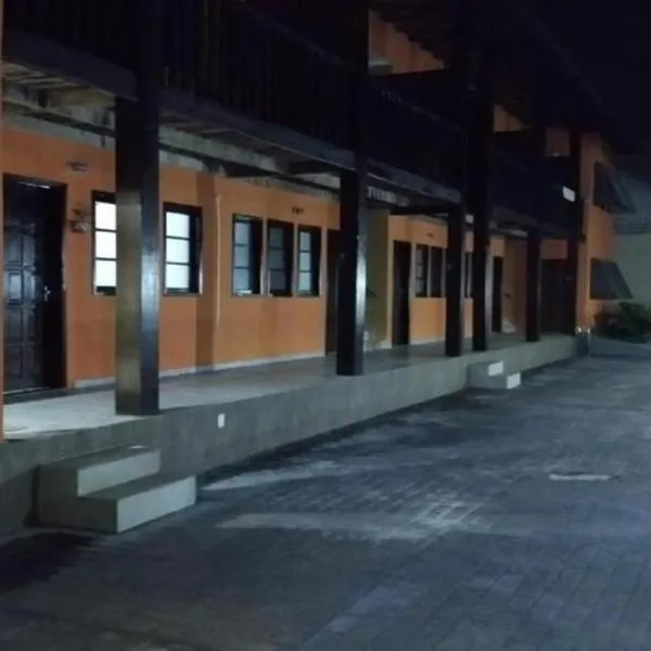 Pousada Paraiso - Prédio Número 124, hotell Guaraparis