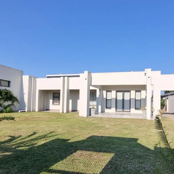 8 Ladyfish Nook, hotel em Richards Bay