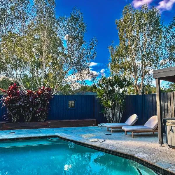 Peaceful tropical retreat with pool, mineral spa & Games room, hotel in Gold Coast