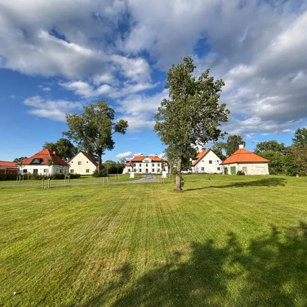 Östra Flygeln Grinda Säteri、Malmköpingのホテル