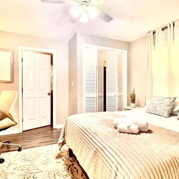 3BR Executive Stay 15 Min to ATL Airport Fast Wi-Fi Free Parking, hôtel à Atlanta