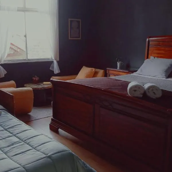 Habitación amplia y luminosa en cerro Concepción, hotel v destinaci Valparaíso