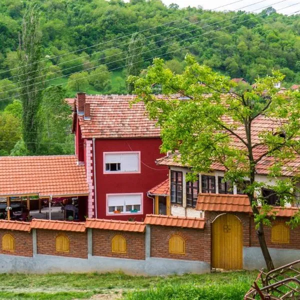 Villa Lola & Nikola，位于皮罗特的酒店