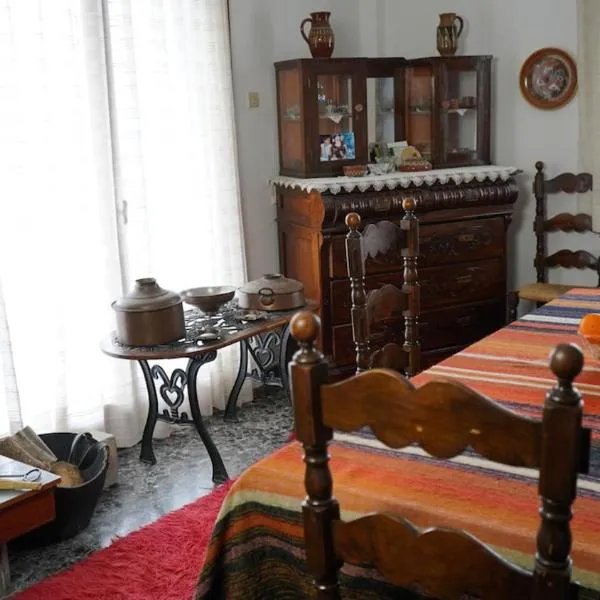 Traditional house infinite view, hotel in Taxiárkhai