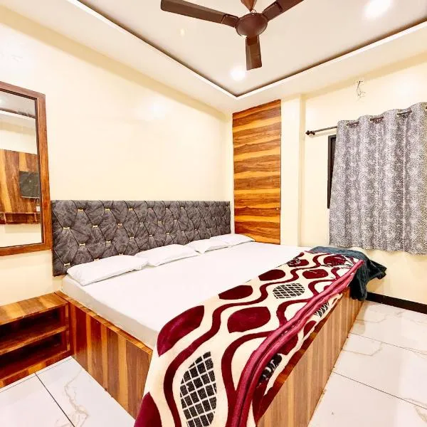 Near Mahakal Temple # Hotel D-e-m-a-n-d ! ujjain, All Room Air conditioned And Spacious, with Wifi -BEST HOTEL IN UJJAIN, hotell sihtkohas Ujjain