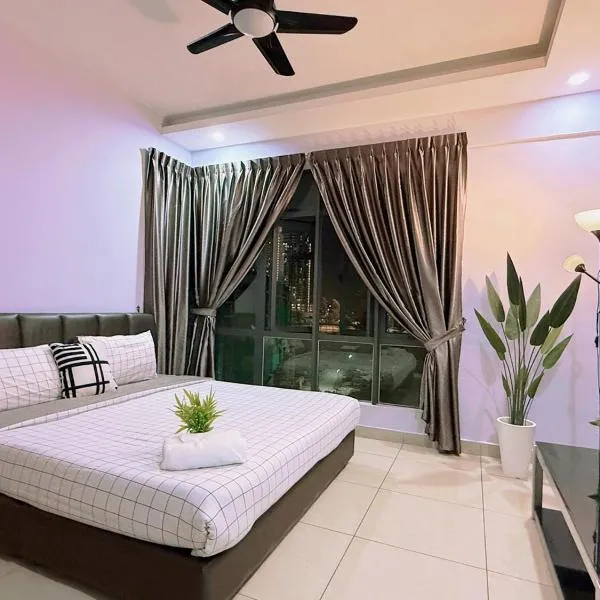 Stylish & Spacious Two Bedrooms Condo 1-6pax at D Secret Garden - Johor Bahru-Mid Valley-Paradigm Mall-Dato Onn-Setia Tropika-Kempas-UTM, hotel in Johor Bahru