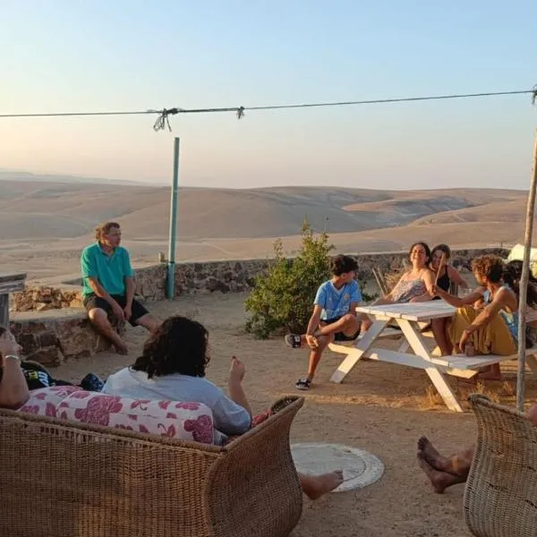 חלון למדבר, hotel en Arad