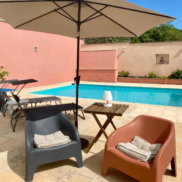 Combe Rouge, Hotel in Belvèze