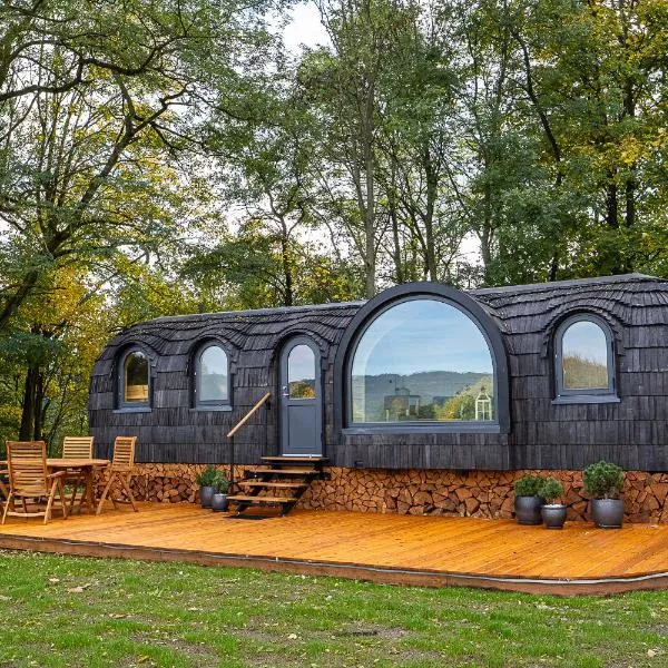 Glamping Skrytín, hotel in Dobkovice