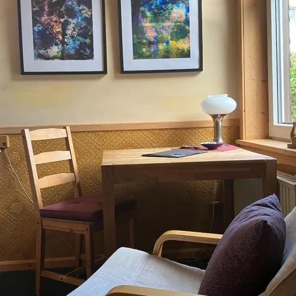 Wandergesellenzimmer mit Bad und Küche, hotel in Ilmenau