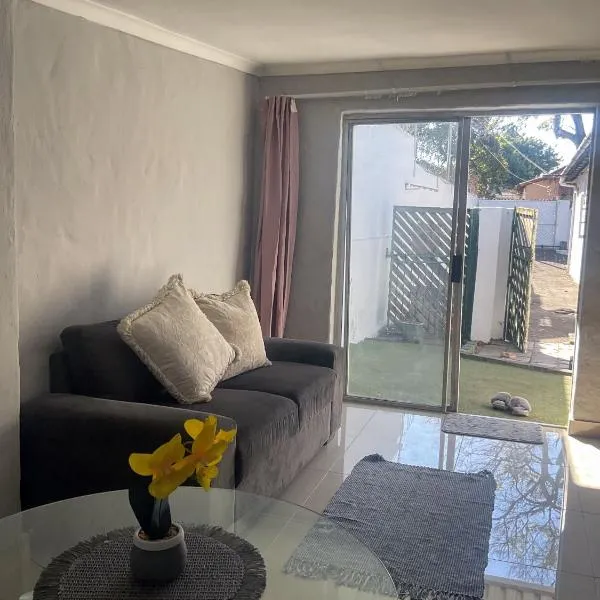 Welcome Home!, hotel in Durban