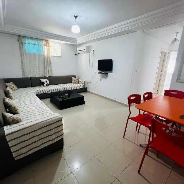 Appartement 2 chambres à 250m de la plage Monastir, hotel in Monastir