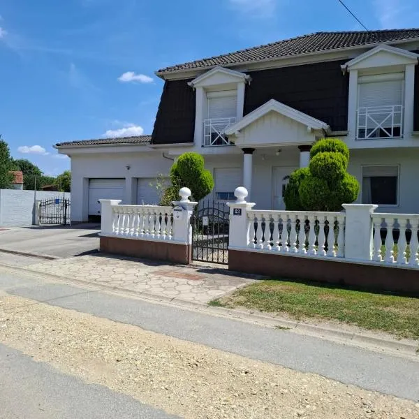 Mura, hotel