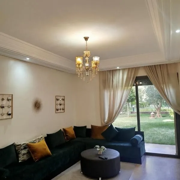 charmant appartement avec grande piscine & terrasse，位于马拉喀什的酒店