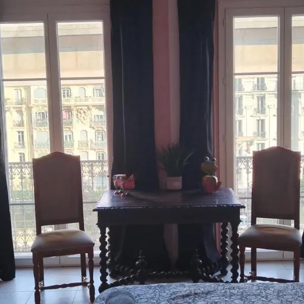 Chez Brigitte Guesthouse, hotel v Nice
