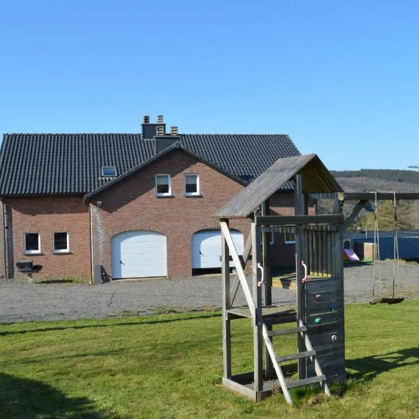 Grand gîte calme à proximité du circuit de Spa-Francorchamps - Gîte la Bruyère, hôtel à Stavelot