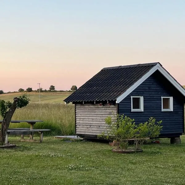 Hyggelig hytte i landlig idyl, hotel in Sønderborg
