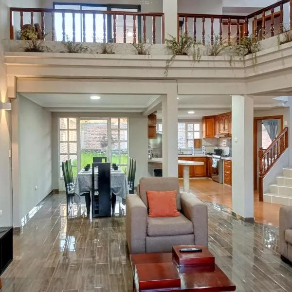 Casa amplia con espacio verde, hotelli kohteessa Cuenca