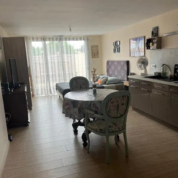 Studio pour 2 personnes à Tonnay Charente, ξενοδοχείο σε Tonnay-Charente