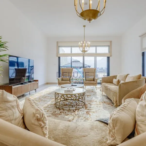 Beautiful Villa with Sea Views and Jacuzzi, Near Diving, Paddle Boating and Camping Spots, Sharm Al Dana Villa, Fujairah by Deluxe Holiday Homes – hotel w Fudżajrze