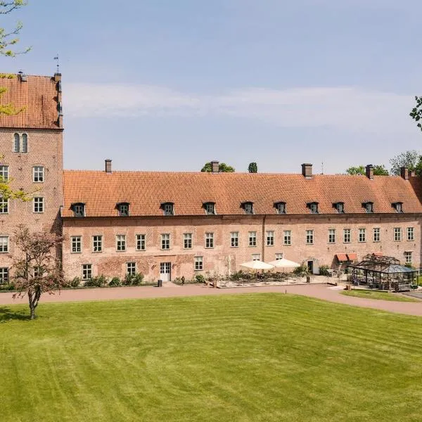 Bäckaskog Slott，位于Fjälkinge的酒店