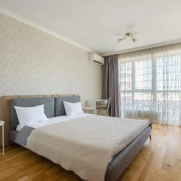 Petrovdom Apartments 18-90Б in RC Kvartet, Vasyl Lypkivskyi Street 16B, hotel in Kyiv
