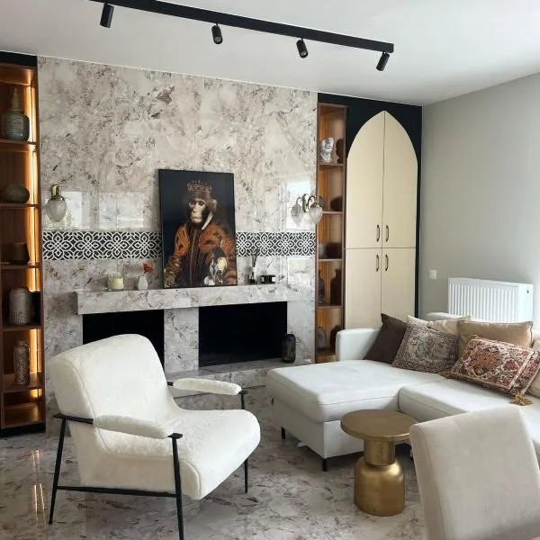 Fabulous penthouse!, hotel in Athens