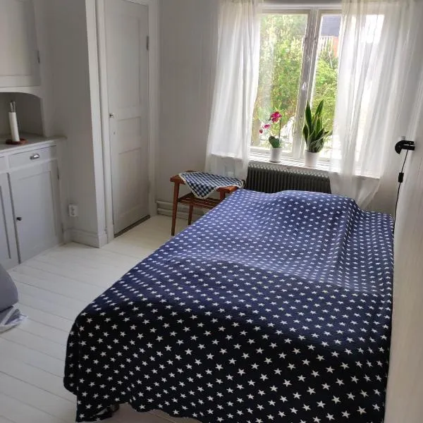 Mysig liten lägenhet, Central, Nära Tågstation och Sjö、アリングソースのホテル