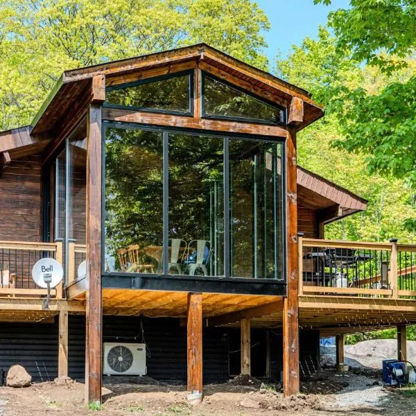 Muskoka Lakeview Cottage - Pier 100 #40, hotel in Port Carling