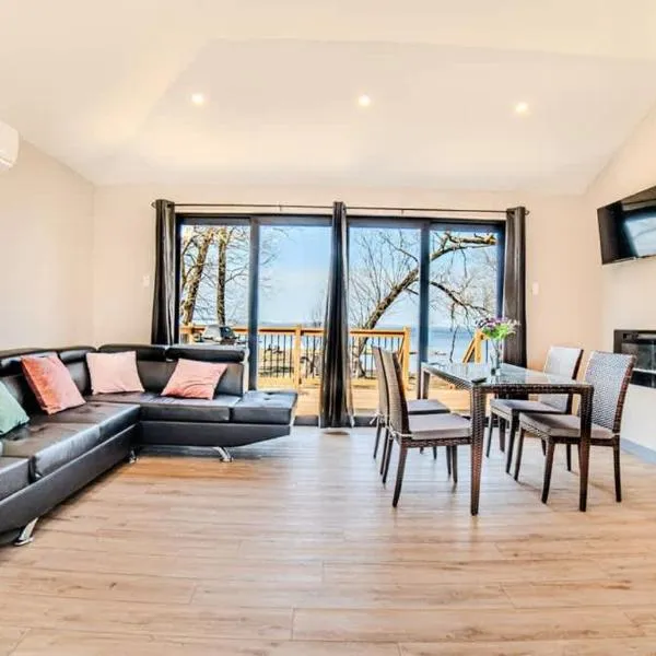 2-bedroom Lake Front Cottage in Harwood ON #2, ξενοδοχείο σε Harwood