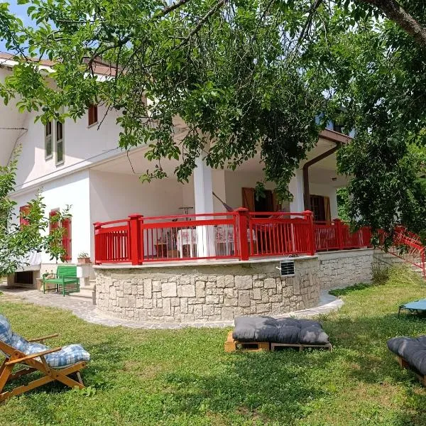 Casa BnB Pappappero Monti della Laga, hotel sa Fioli