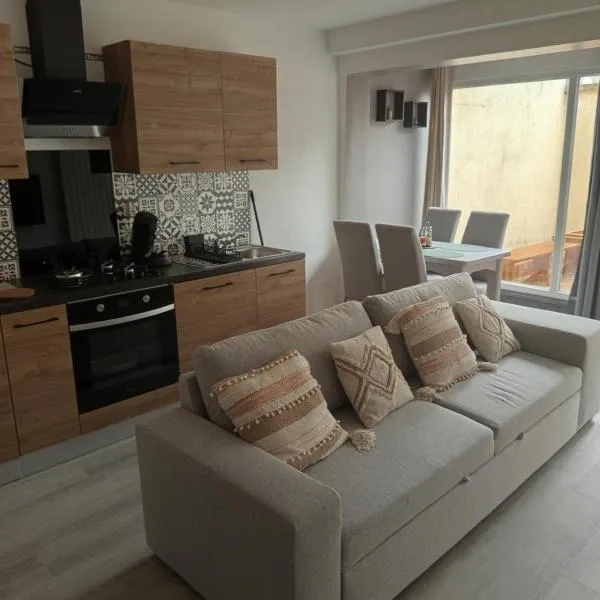 Appartement Rez de chaussée, hotel in Aubigny-sur-Nère