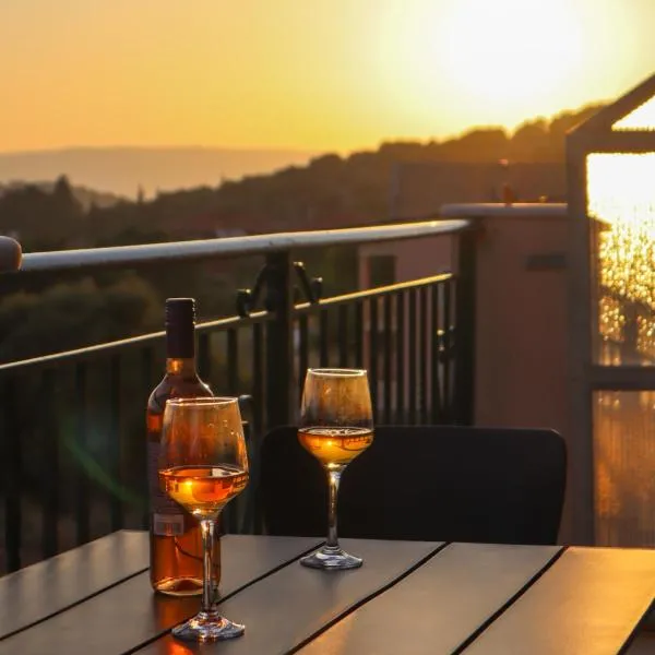 Casa Aurora โรงแรมในRazáta