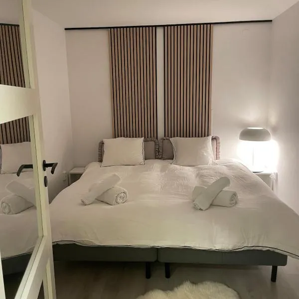 Apartment near Arlanda Airport Stockholm including parking, hotel em Rosersberg