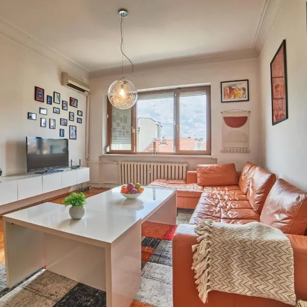 Spacious Flat on Sofia's Main Street, hotel in Sofia