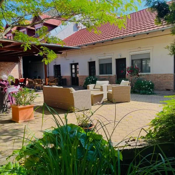 Guest House Romantika Panzio, hotel in Gyula