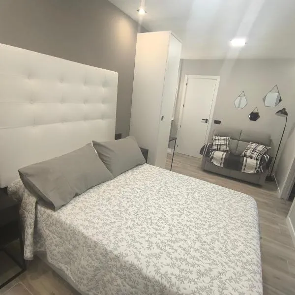 Vivienda Premium Estación- Nido 2, hotel in Almería